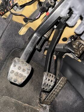 2022900112 Mercedes-benz R170 Slk230 Clutch And Brake Pedal Manual Transmission 97-00 Oem