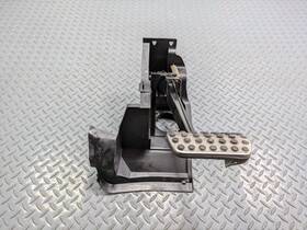 2036890308 Mercedes-benz 2004 - 2006 Oem C230 Emergency Parking Brake Pedal Assembly
