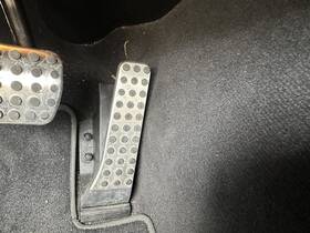234.mb1r15 Mercedes-benz Accelerator Fuel Gas Pedal With Sensor 2015 E400