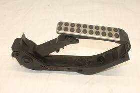 234.mb1y03 Mercedes-benz 2003 Sl500 R230 Roadster #228 Accelerator Gas Pedal