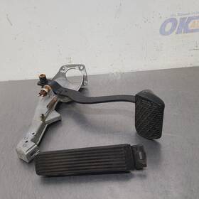 234.mb1y89 Mercedes-benz 89 1989 560sl Accelerator Gas Pedal With Brake