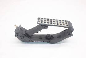 234.mb1z07 Mercedes-benz 2007 Sl550 R230 Roadster #360 Accelerator Gas Pedal