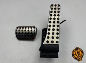 2533000104 Mercedes-benz 2016-2022 Glc Glc300 Glc43 Acceleration Gas Pedal With Brake Pad Oem 62k