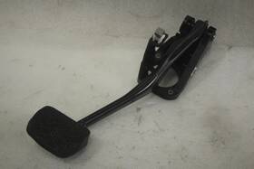 546.mb1d16 Mercedes-benz 2014 2015 2016 2017 Cla250 C117 Brake Pedal