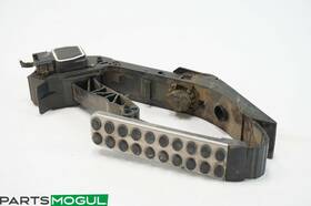 A2303000004 Mercedes-benz 03-08 Sl500 R230 Roadster #188 Gas Pedal Accelerator Oem
