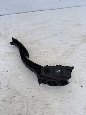 A246300 Mercedes-benz B180 W246 Accelerator Pedal 1404 Q5