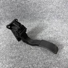 234.mb9t19 Mercedes-benz Sprinter 2500 2019-2021 Gas Pedal Accelerator A 907 301 02 00
