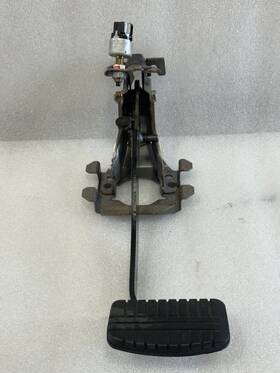 546.ms1399 Mitsubishi 1997 1998 1999 Montero Sport Brake Pedal Automatic A/t