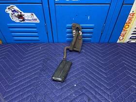 6-d-72 Mopar A-body 1973 Dodge Dart Duster Gas Pedal Assembly