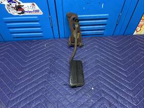 9-v-71 Mopar 68-72 A-body 1971 Plymouth Valiant Gas Pedal Assembly