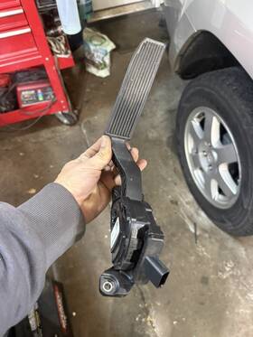 96238gx Mopar Used And Tested 2008-2010 Jeep Grand Cherokee/commander Accelerator Pedal