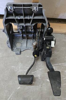 P68055418aa Mopar Oem 2010-2012 Dodge Ram 2500 3500 Adjustable Pedal Assembly 68055418aa