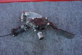 047ne0013g4e19a Nissan 2004 Titan Gas Accelerator Pedal Oem 3182-20
