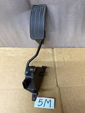 Nissan 12320049 2008-15 Rogue Accelerator Gas Throttle Pedal With Sensor Oem