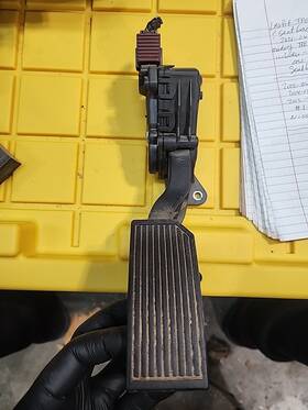 18002-42800 Nissan Accelerator Pedal Assembly 2002-06 Altima Sentra And 2004-07 Maxima