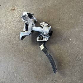 18002-7s015 Nissan 04-15 Titan Armada Gas Accelerator Pedal Lever Assembly