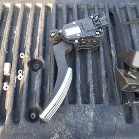 18002-jf10a Nissan 2009-2024 Gtr R35 Gas Pedal Travel Sensor And Brake Cover Pad