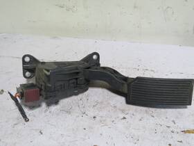 18004z800 Nissan 05 Altima Accelerator Gas Pedal
