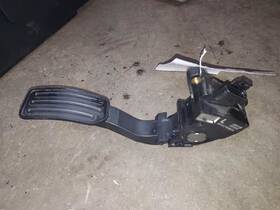 234.da1b11 Nissan Juke 2011 Accelerator Parts 2055