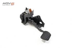 2416516261 Nissan 2025 Kicks Brake Stop Pedal And Bracket Sensor Oem