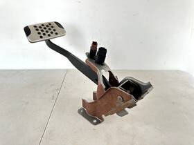 46501-ac705 Nissan 03-05 350z Automatic Transmission Brake Stop Pedal Pad With Bracket Oem 46501-ac705 Nissan 03-05 350z Automatic Transmission Brake Stop Pedal Pad With Bracket Oem