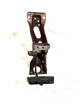 46520-01p05 Nissan 1986-1989 300zx Automatic Transmission Brake Pedal With Bracket Oem