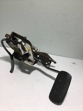 46501-em30b Nissan 546.da1h08 2007 - 2010 Versa Pedal Brake And Acceleration Oem
