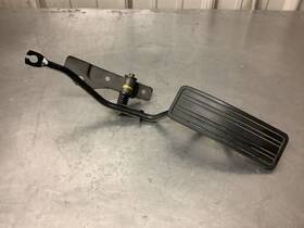 18010-01p01 Nissan 546.da1z86 1984-1987 300zx Z31 3.0l Gas Accelerator Pedal