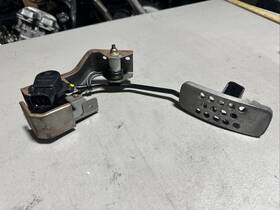 18002-am813 Nissan F19cd712-6f 03-06 350z/g35 Accelerator Pedal Oem