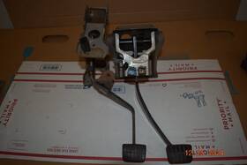 46540-09g02 Nissan Motor Coporation 46501-01g10/g20 1987-1997 D21 D21u Hardbody Pickup Truck Brake Clutch Pedal Assembly