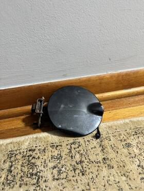 57010161aa Oem 2012 Jeep Liberty Gas Cover Complete