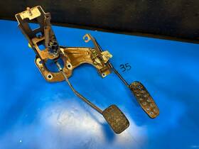 Na03-43-030 Oem 1990-05 Mazda Miata Mx-5 Na Nb Gas And Brake Pedal No Cruise Control 90-05