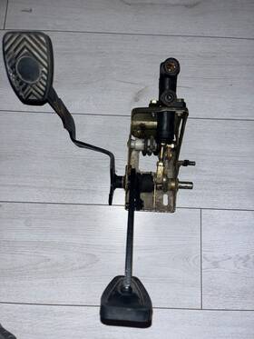 911.423.053.05 Porsche Genuine 911 3.2 G50 Pedal Box Pedals With Master Cylinder Set 1987-89