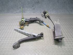 Porsche 996423011903 2000-2004 Boxster 986 Manual Transmission Clutch Brake Gas Pedal Set