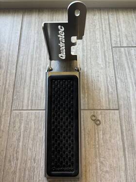 Quadratec 850050509776 Driver Side Dead Pedal For 18-24 Jeep Wrangler Jl/jlu And Gladiator Jt