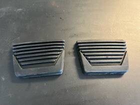 12455771 Ricks 63-67 Corvette Clutch And Brake Pedal Pad Set Pair