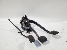 546.sa1u89 Saab 1989 900 Oem Set Of 3 Pedals