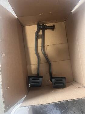 Mag-00402 Silver Sport Transmission Clutch And Brake Pedal Assemblies 1967 Chevelle