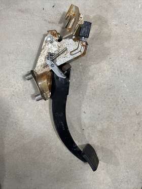 36012al10a Subaru 2015-2019 Outback Wagon Brake Pedal With Bracket