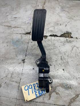 546-998302 Subaru 2010-2014 Legacy Gas Pedal Accelerator 2.5l 3.6l Assembly 4 Door Oem