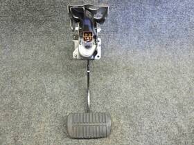 546.su1m10 Subaru 2010 Impreza 2.5i / At Brake Pedal Assembly