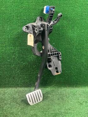 1620691-00-c Tesla 2021-2024 Model X Gas Pedal Brake Kit With Bracket Complete Oem
