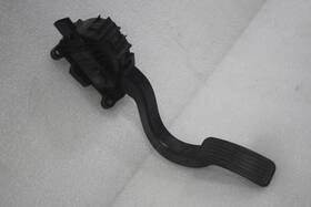 234.ts1l21 Tesla 2020 2021 2022 2023 2024 Model Y Accelerator Pedal