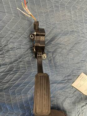 234.to1n11 Toyota Accelerator Pedal Oem 2011 Prius
