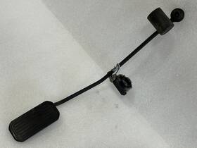234.to1o04 Toyota 2000 2001 2002 2003 2004 Avalon Accelerator Pedal