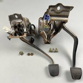 47101-34051 Toyota 2000-2005 Tundra Manual Transmission Clutch Brake Pedal Set Oem