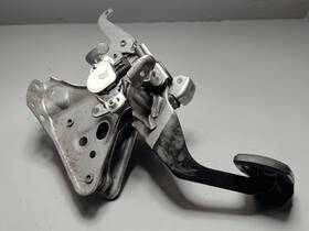 4711042300 Toyota 2019 - 2022 Rav4 Brake Stop Pedal With Sensor And Bracket Oem