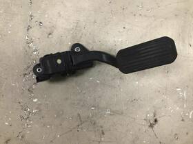 546.to1207 Toyota Sienna 2007 Gas Pedal Factory