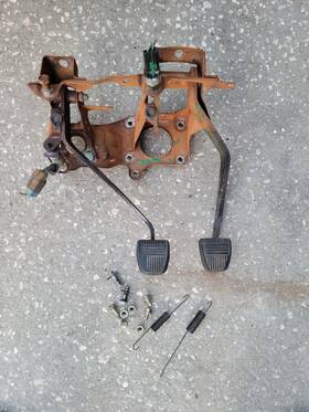 546.to1289 Toyota 84-88 Pickup 84-89 4runner Oem Clutch And Brake Pedal Assembly 5 Speed