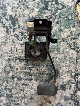 546.to1502 Toyota 1999 2000 2001 2002 4runner Brake Pedal